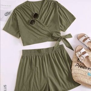 SHEIN Side Knotted Short Set